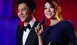 明星最新恋情爆料新闻,当红明星甜蜜牵手神秘美女