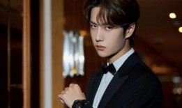 李沐宸恋情爆料最新消息,神秘男友身份揭秘，甜蜜互动引网友热议！”