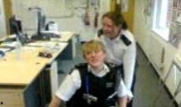 视频爆料女警,视频爆料引发社会热议