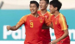 男足主持人爆料新闻视频,揭秘足球圈背后惊人内幕