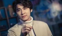 李易峰早年爆料图片视频,揭秘明星成长背后的心酸历程