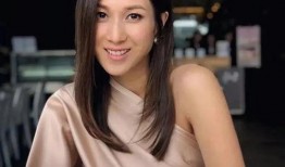 钟嘉欣邻居爆料视频播放,揭秘明星私生活细节